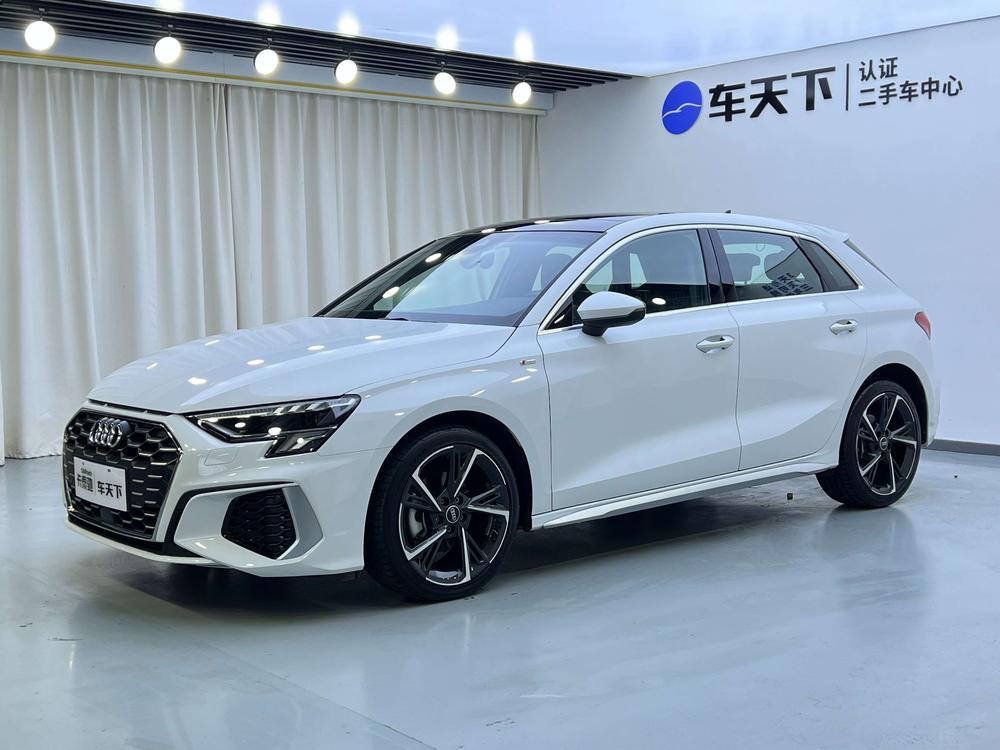 Audi A3 2023 Sportback 35 TFSI Stylish Sportback – фото 1