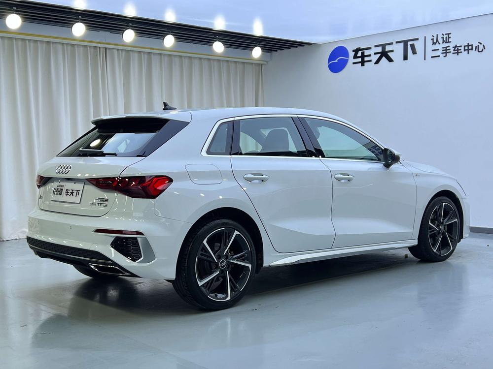Audi A3 2023 Sportback 35 TFSI Stylish Sportback – фото 6