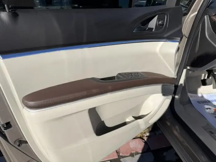 Buick GL8 2022 Model Facelift Business class 652T Luxury Model