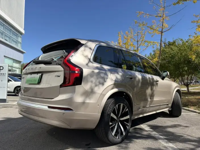 Volvo XC90 PHEV 2025 Model E Drive Hybrid T8 Long Battery Life Pro Smart Prestige Deluxe Edition 7 seat – фото 6