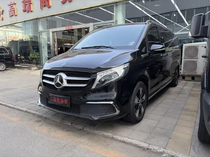 Mercedes-Benz V-Class 2022 Model V 260 L Long wheelbase Premium Edition – фото 1