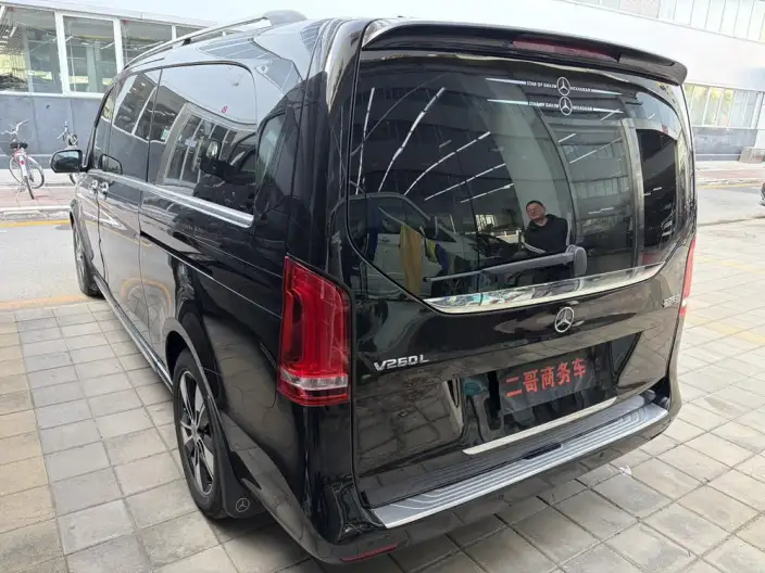 Mercedes-Benz V-Class 2022 Model V 260 L Long wheelbase Premium Edition – фото 4