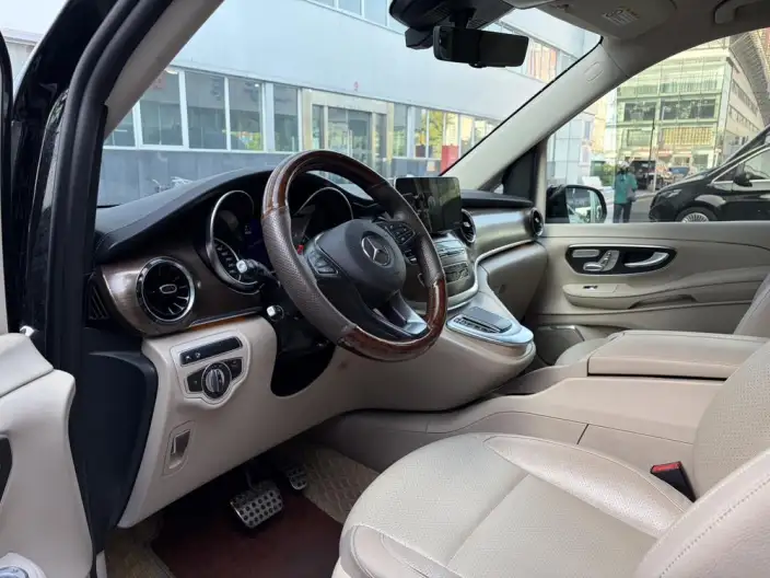 Mercedes-Benz V-Class 2022 Model V 260 L Long wheelbase Premium Edition – фото 9