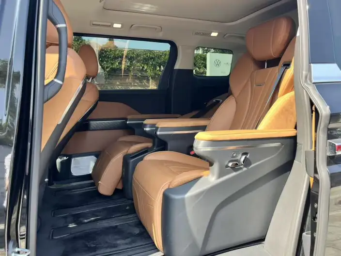 HONGQI HQ9 PHEV 2024 Model 4WD Business Edition – фото 9