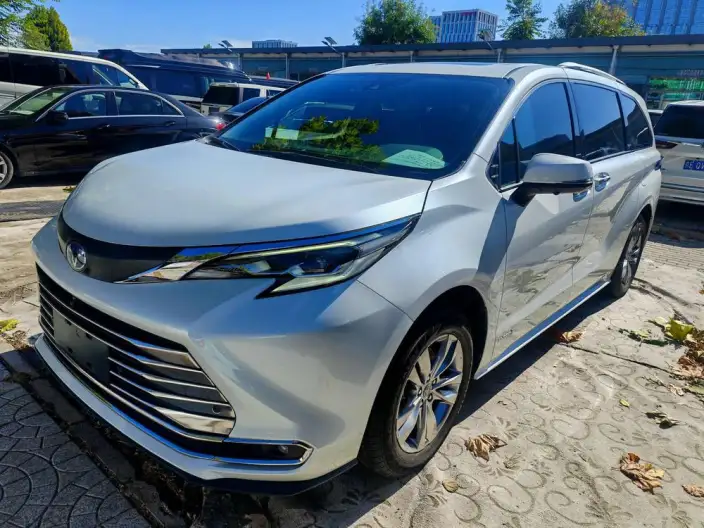 Toyota Sienna 2023 Model Hybrid 2.5L Comfort Edition – фото 1