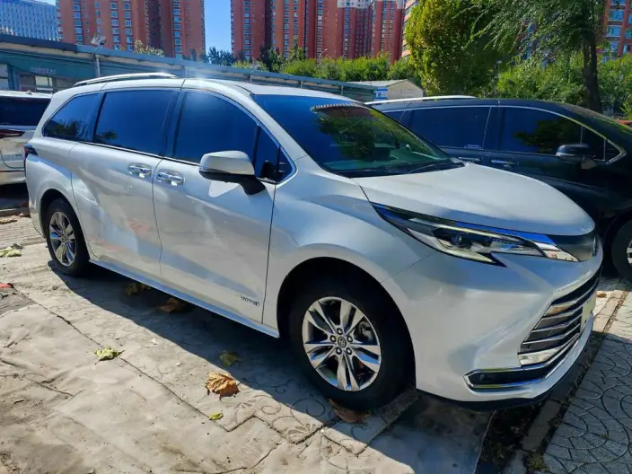 Toyota Sienna 2023 Model Hybrid 2.5L Comfort Edition – фото 2