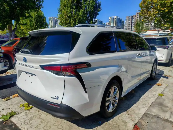 Toyota Sienna 2023 Model Hybrid 2.5L Comfort Edition – фото 4