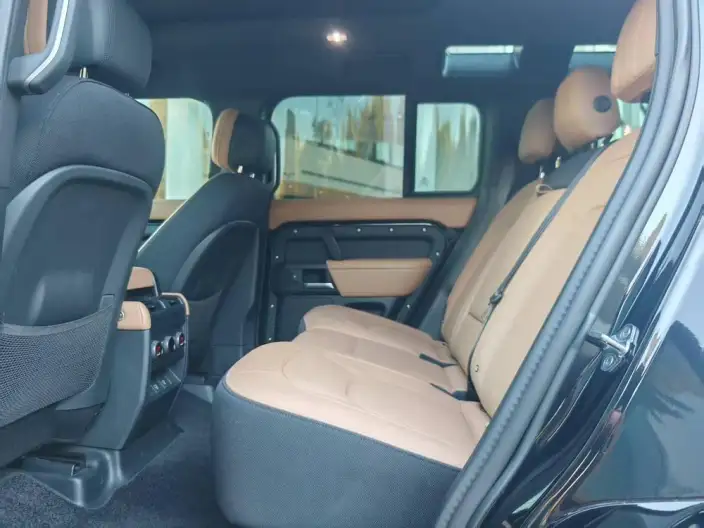 Land Rover Defender 2025 Model 110 3.0T P400 HSE X-Dynamic – фото 9