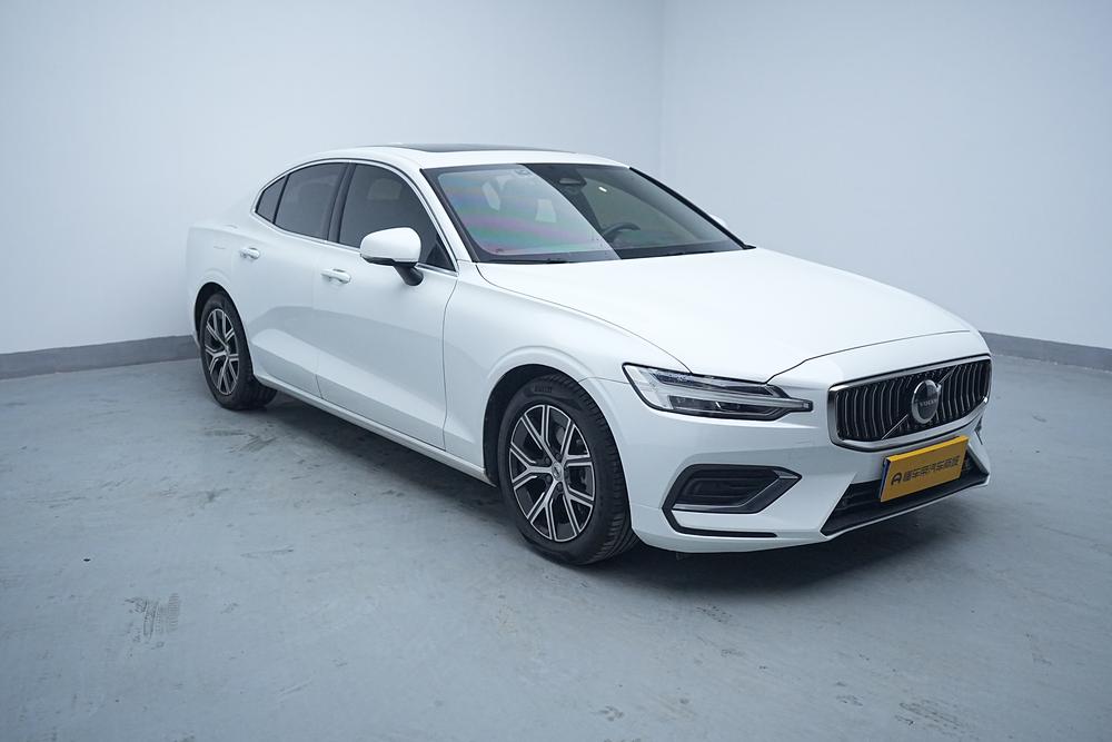 Volvo S60 2024 B4 B4 Smart Luxury – фото 3