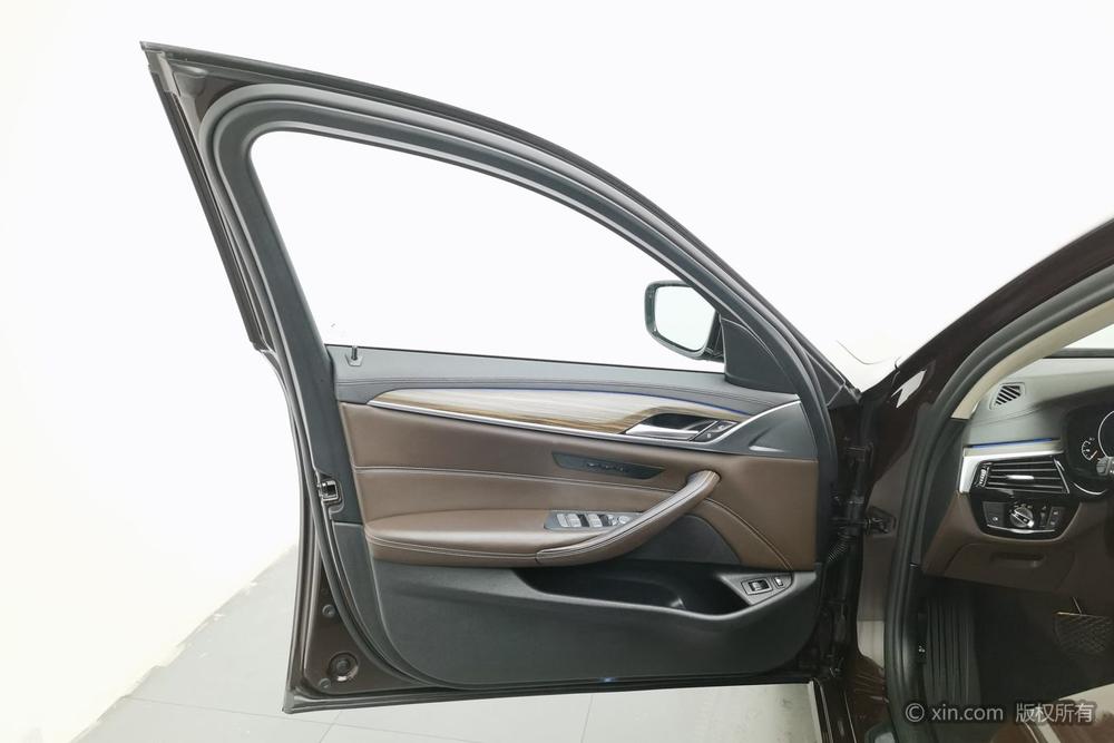 BMW 5 Series PHEV 2019 Facelift 530Le Luxury Package – фото 22