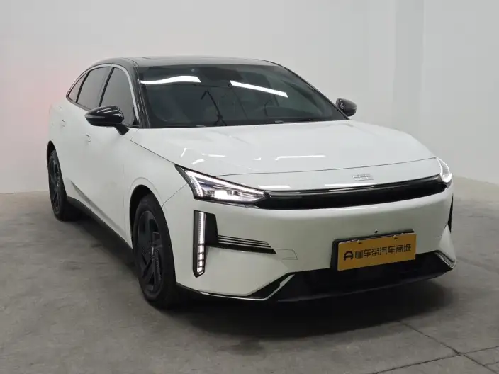 Geely Galaxy L6 2023 Model 1.5T DHT 60km PLUS
