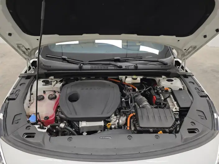 Geely Galaxy L6 2023 Model 1.5T DHT 60km PLUS – фото 10