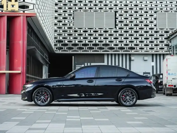BMW 3 Series 2023 Model 325i M Sports Night Set – фото 3
