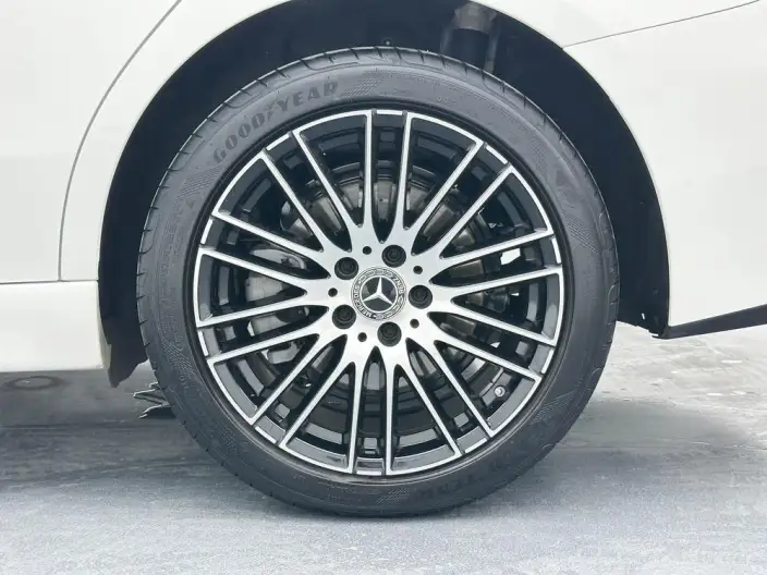 Mercedes-Benz C-Class 2025 Model Facelift C 260 L Sports Edition – фото 9