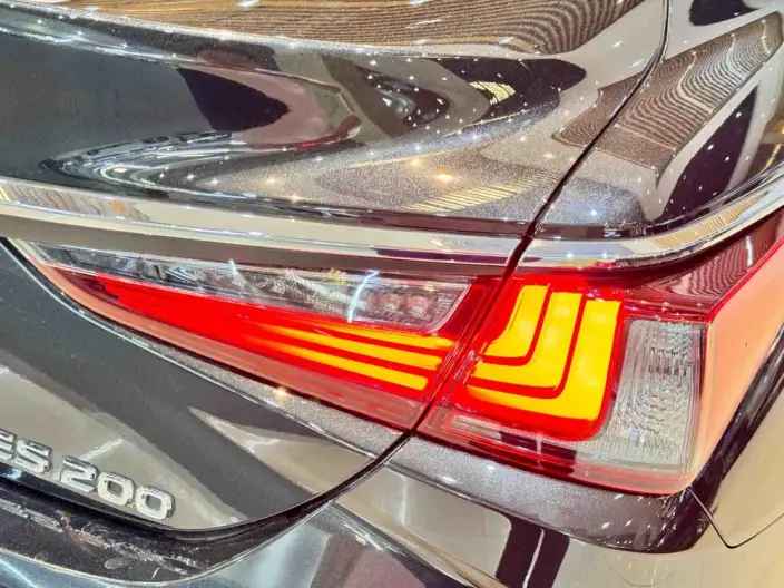 Lexus ES 2021 Model 200 Superior Edition – фото 9