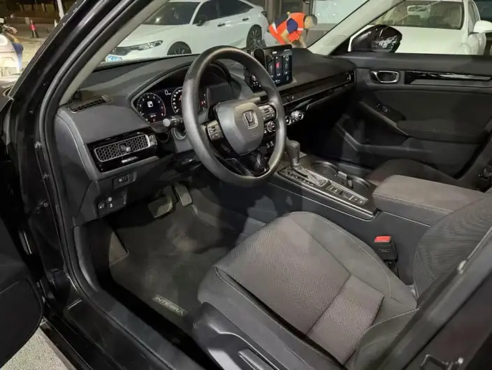 Model Ge 2023 Model 240TURBO CVT Leading version – фото 9