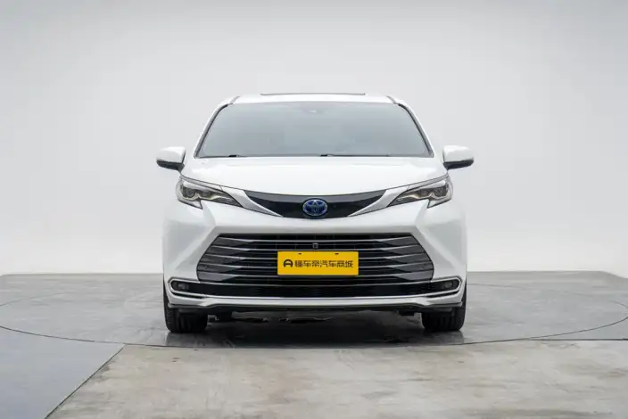 Toyota Sienna 2023 Model Facelift Hybrid 2.5L Premium Edition