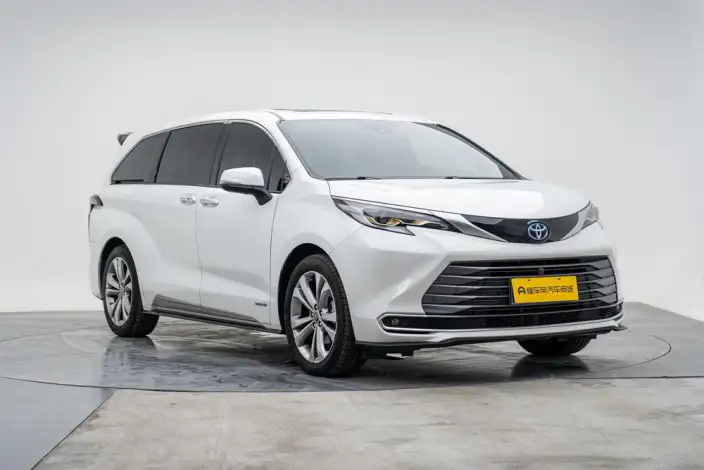 Toyota Sienna 2023 Model Facelift Hybrid 2.5L Premium Edition