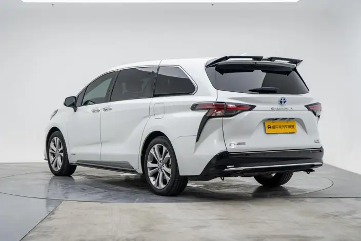 Toyota Sienna 2023 Model Facelift Hybrid 2.5L Premium Edition – фото 5
