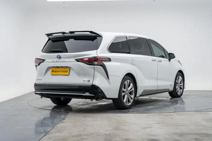 Toyota Sienna 2023 Model Facelift Hybrid 2.5L Premium Edition – фото 7