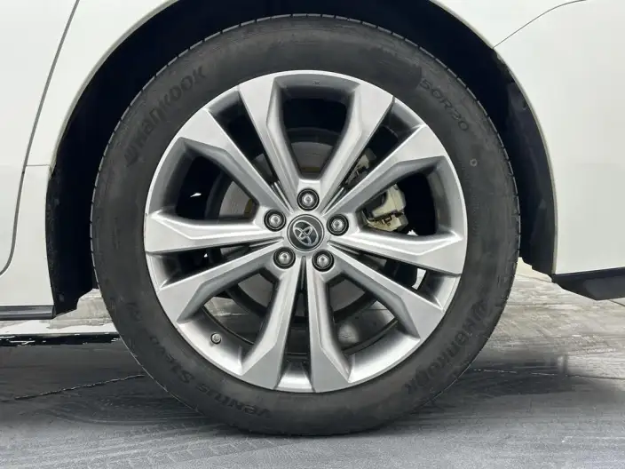Toyota Sienna 2023 Model Facelift Hybrid 2.5L Premium Edition – фото 9