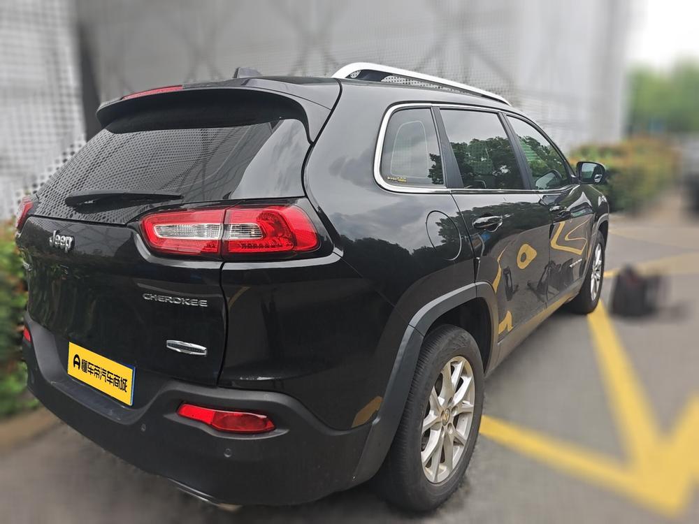 Jeep Cherokee 2016 модификация 2.4L Leading Smart Edition – фото 2