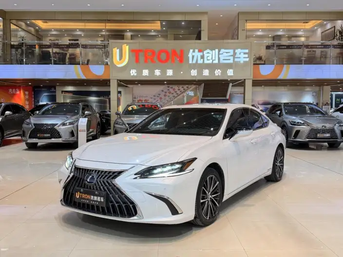 Lexus ES 2021 Model 300h Premium