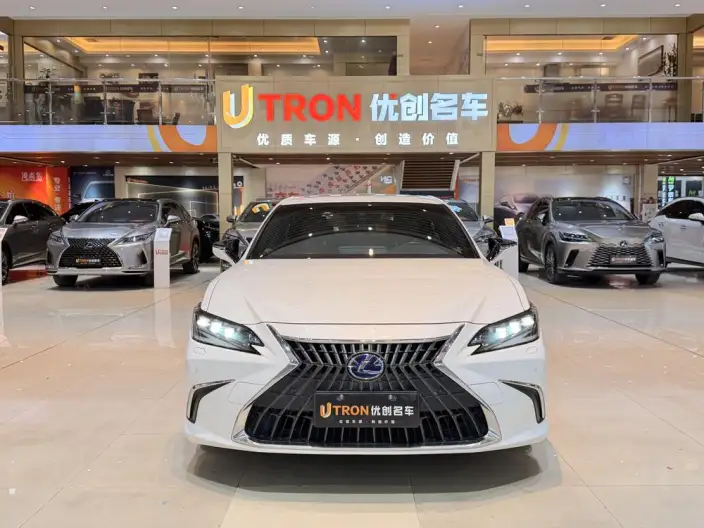 Lexus ES 2021 Model 300h Premium
