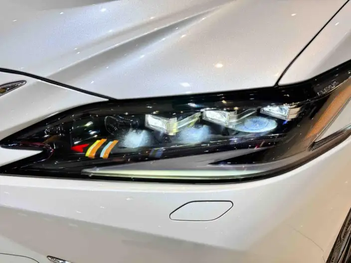 Lexus ES 2021 Model 300h Premium – фото 6
