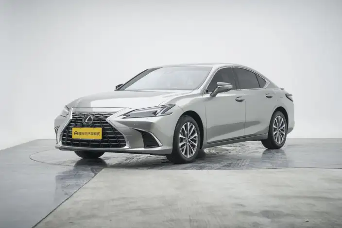 Lexus ES 2025 Model 300h Premium