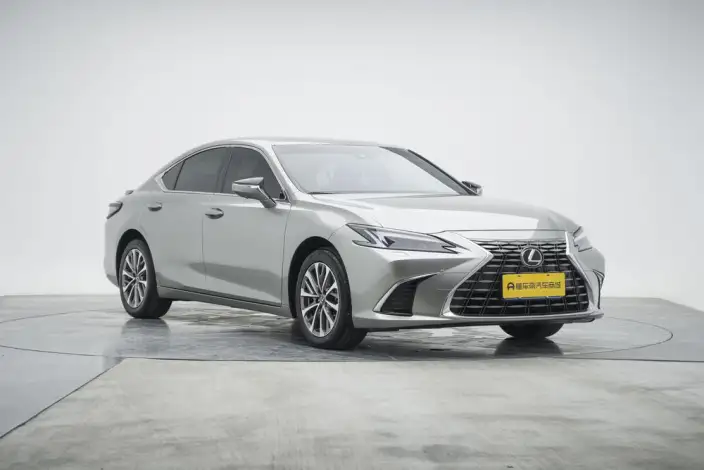 Lexus ES 2025 Model 300h Premium