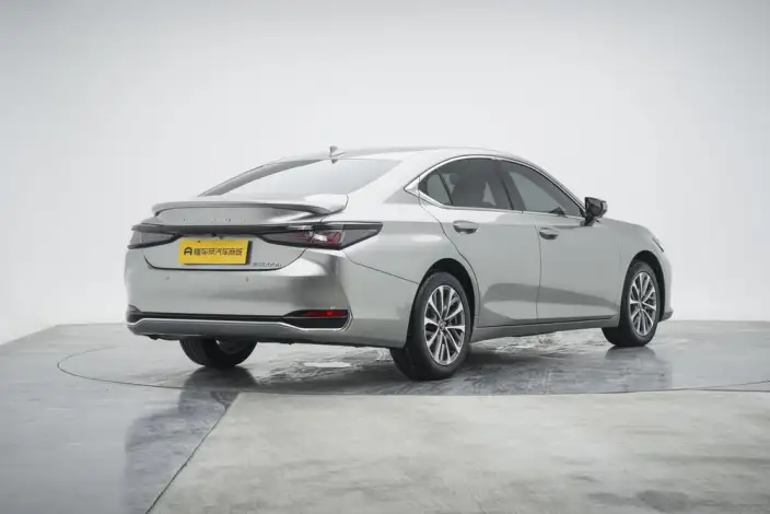 Lexus ES 2025 Model 300h Premium – фото 7