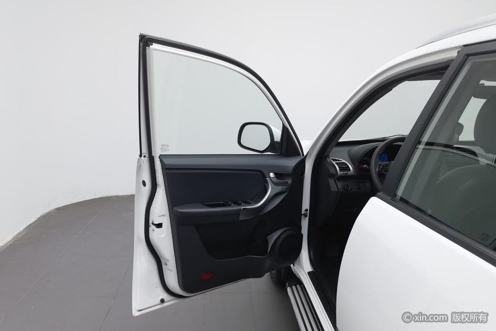 Chery Tiggo 3 2015 модификация 1.6L Manual Smart Shang Sports Edition – фото 21