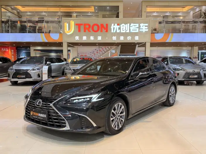 Lexus ES 2025 Model 300h Premium