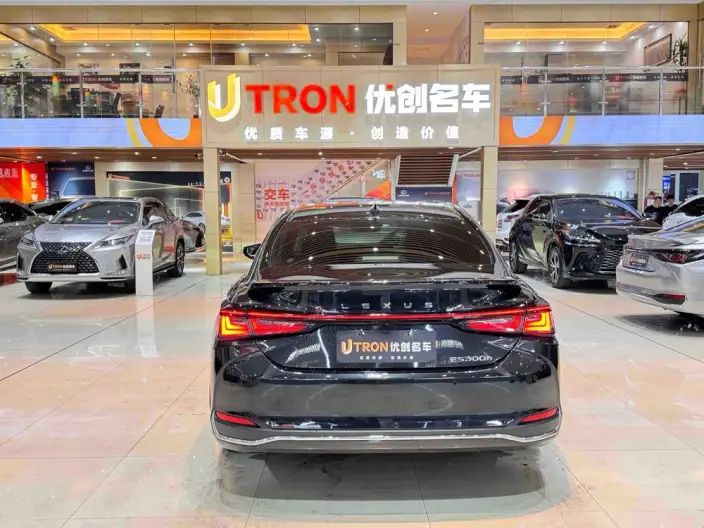 Lexus ES 2025 Model 300h Premium