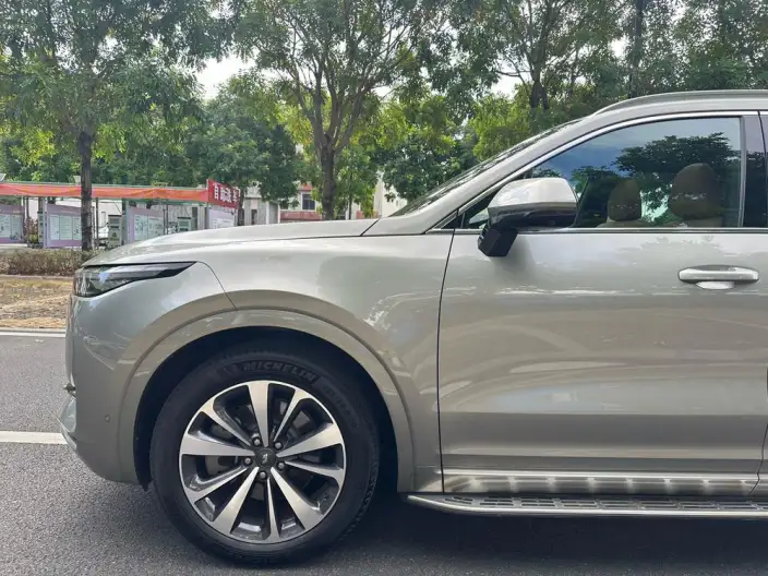 Li Auto ONE 2021 Model Extended Range 6 seat Edition – фото 10