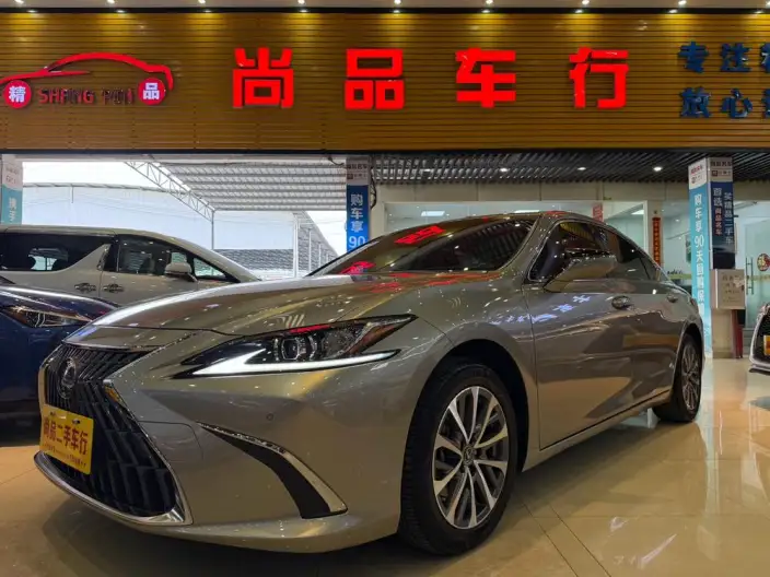 Lexus ES 2021 Model 200 Superior Edition