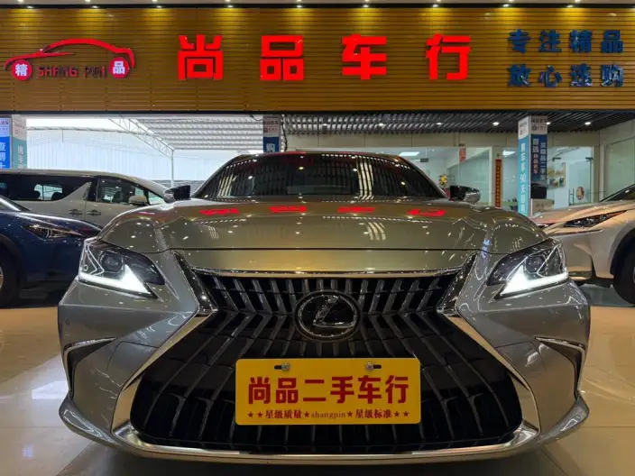 Lexus ES 2021 Model 200 Superior Edition