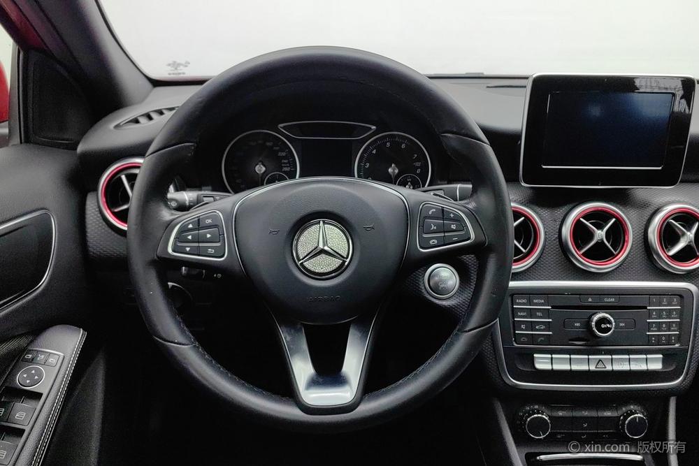 Mercedes-Benz A-Class импорт 2017 модификация комплектация A 200 Dynamic – фото 15