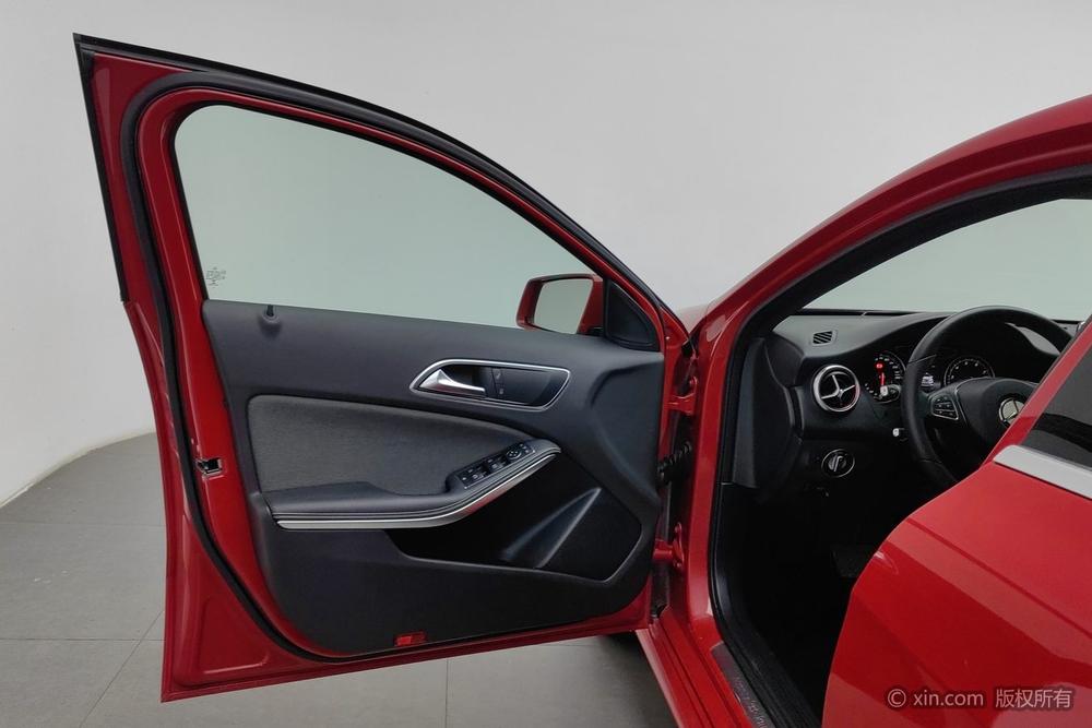 Mercedes-Benz A-Class импорт 2017 модификация комплектация A 200 Dynamic – фото 22