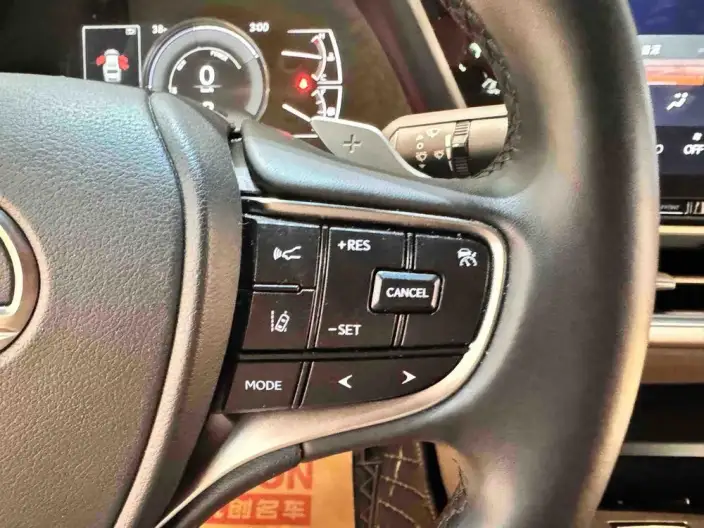 Lexus ES 2025 Model 300h Premium – фото 8