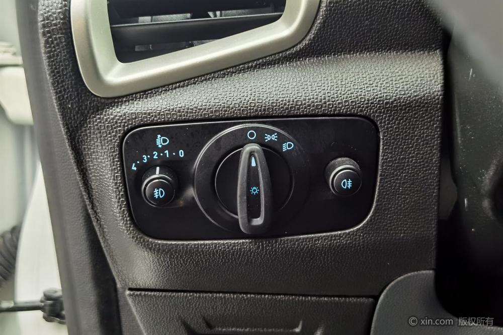 EcoSport 2013 модификация 1.0L GTDi Manual Prestige – фото 15