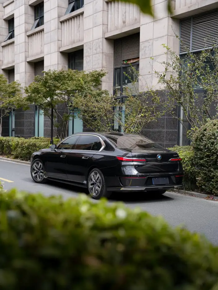 BMW 7 Series 2023 Model 740Li Leading Model Luxury Set – фото 3