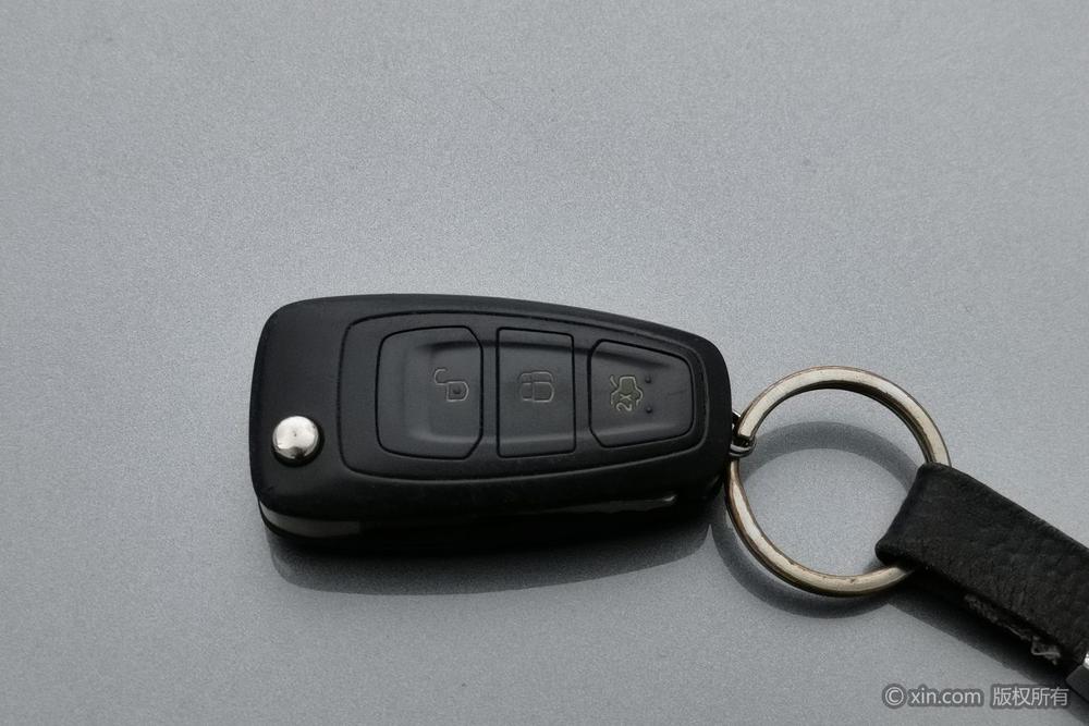 Ford Focus Sedan 2012 1.6L Automatic Comfort – фото 6
