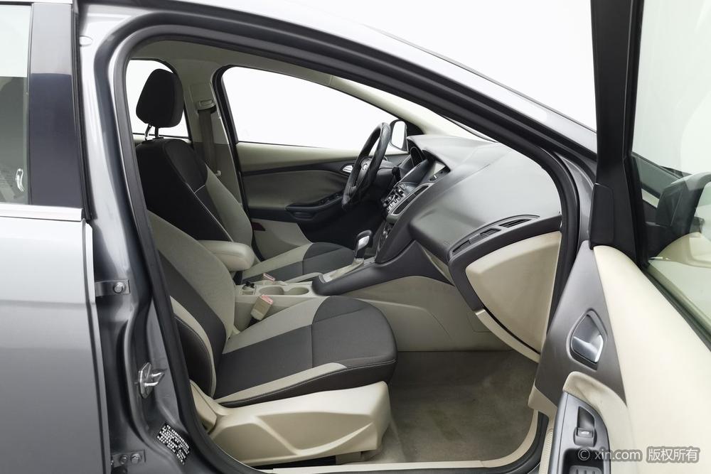 Ford Focus Sedan 2012 1.6L Automatic Comfort – фото 12