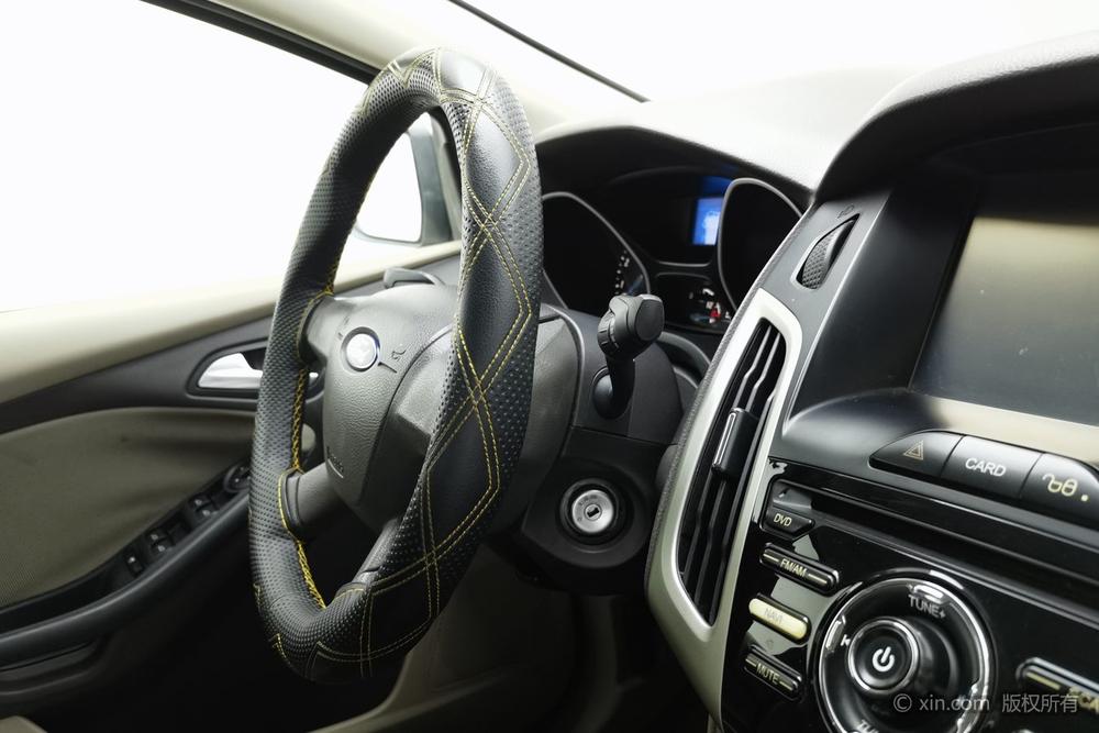 Ford Focus Sedan 2012 1.6L Automatic Comfort – фото 13