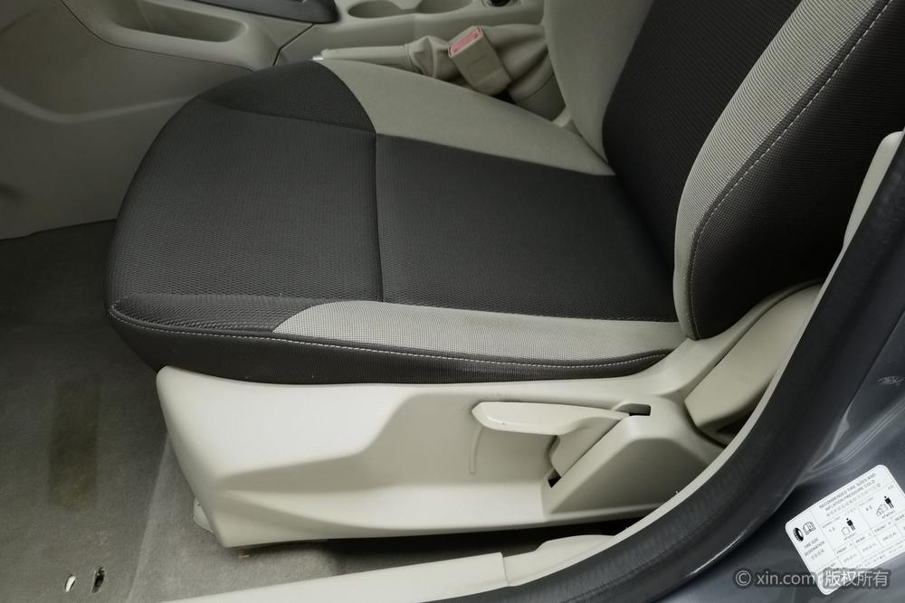 Ford Focus Sedan 2012 1.6L Automatic Comfort – фото 19