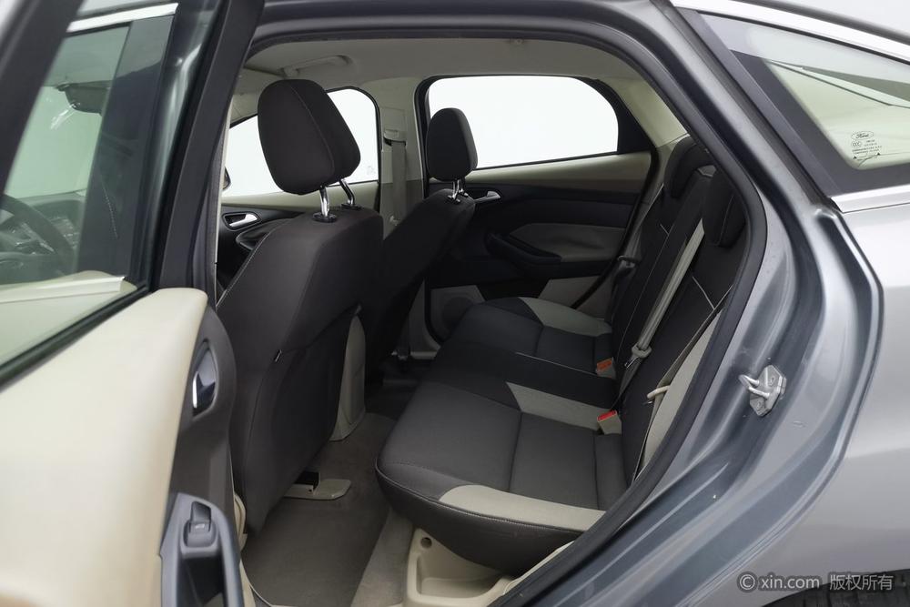 Ford Focus Sedan 2012 1.6L Automatic Comfort – фото 20