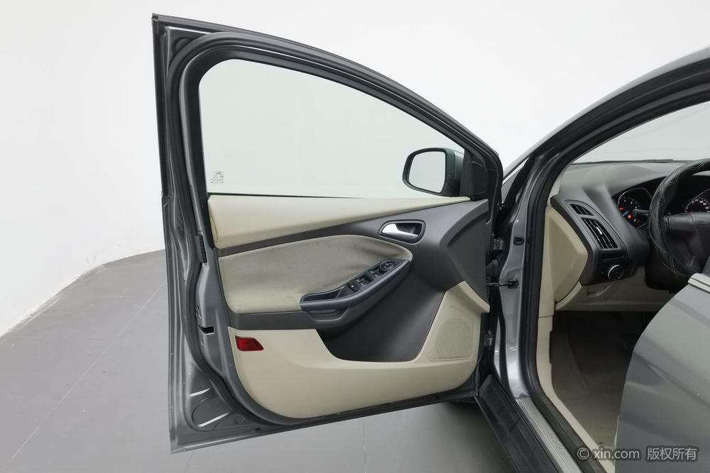 Ford Focus Sedan 2012 1.6L Automatic Comfort – фото 22