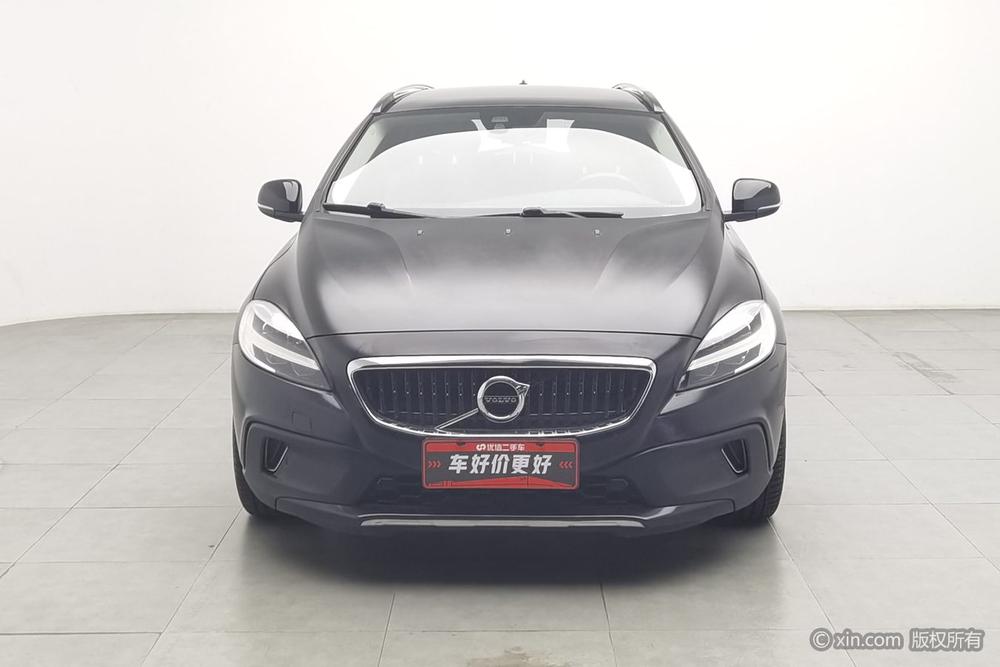 Volvo V40 2017 модификация Cross Country T3 Smart Elegance Edition – фото 2